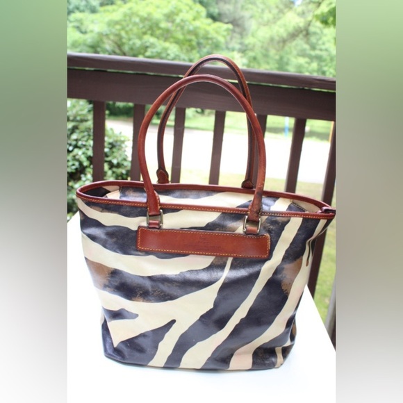 Dooney & Bourke Florentine tote bag - Picture 2 of 16
